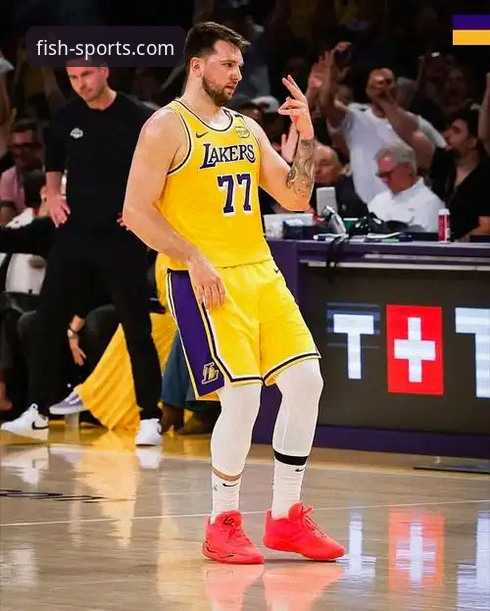 东契奇43分率湖人取胜，乐鱼体育v2.9.5版赛事解析详解